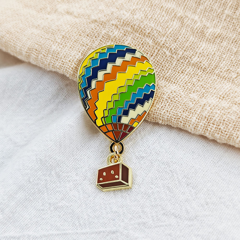 Embroidery Bali - Эмалевая брошь-подвеска в виде воздушного шара